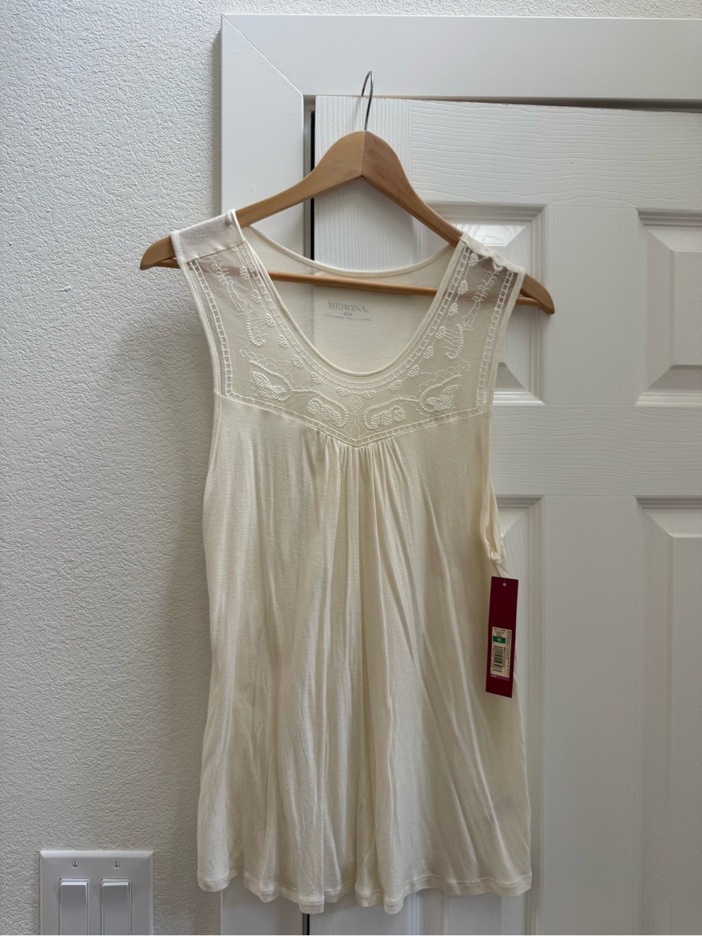 Merona Cream Embroidered Yoke Sleeveless Chemise